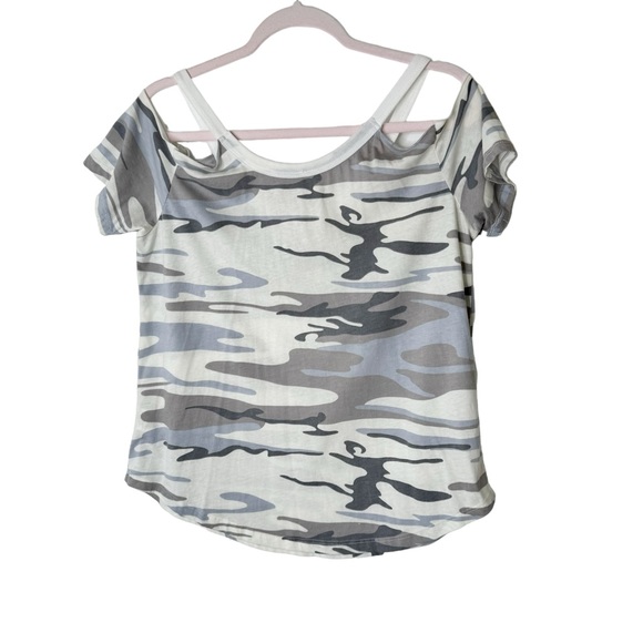 Z Supply The Camo Cold Shoulder Tee Medium - Picture 6 of 7
